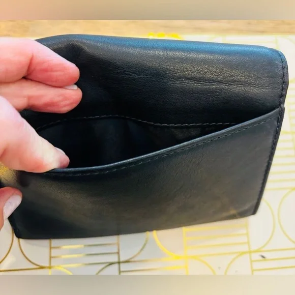 Coach Black Leather Bifold Wallet.. Not New.. only worn a few times.. - Picture 5 of 10